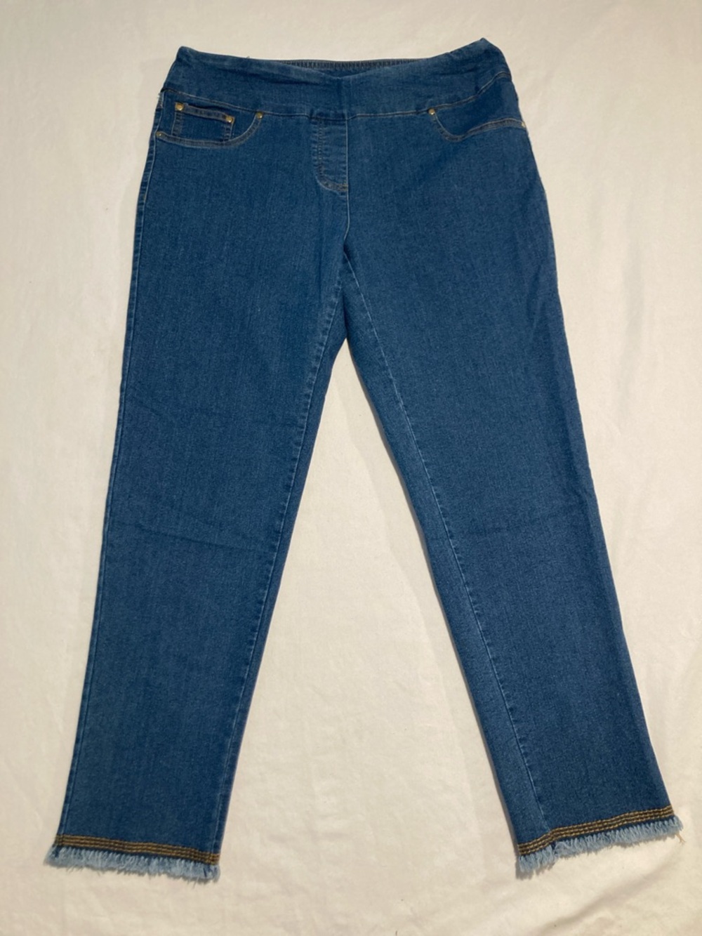 Ruby Rd. Dark Blue Cropped Stretch Denim Jeans (Item No. R23)